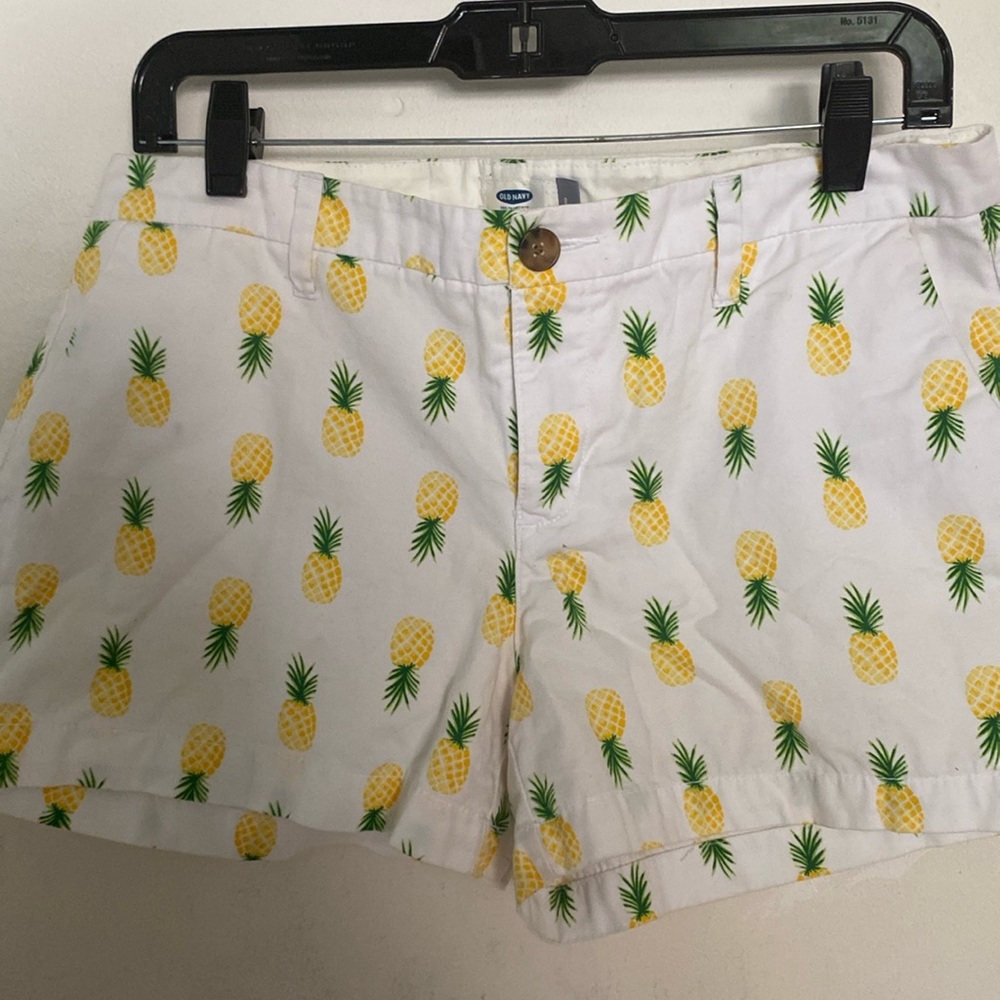 Old Navy Pineapple Shorts Size 8 Preppy, Cute